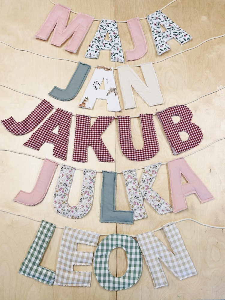 Imię z literek z materiału – szyte literki na imię, dekoracja pokoju dziecka