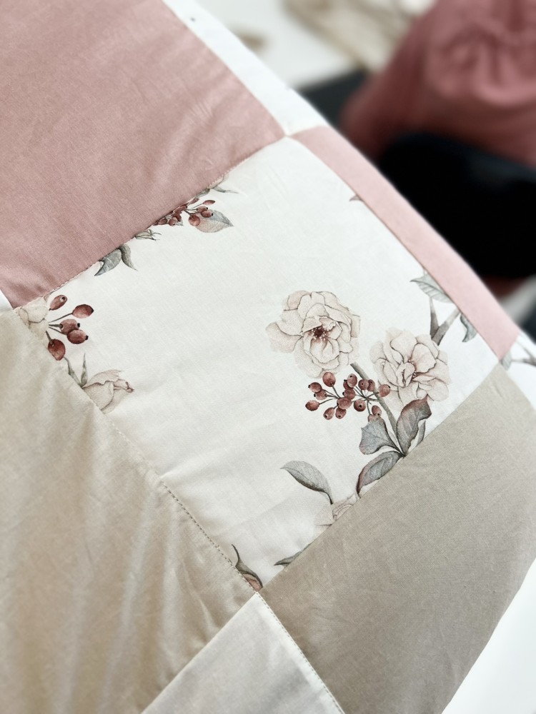 narzuta na łóżko dla dziewczynki